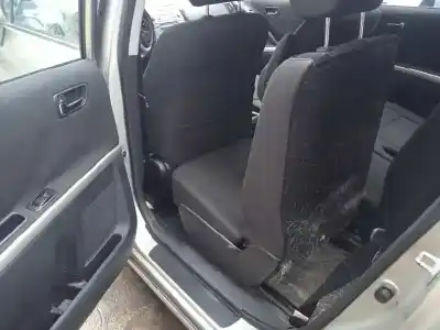 Veículo de Sucata toyota corolla verso (r1) 2.2 d-4d sol do ano 2006 alimentado 2adftv