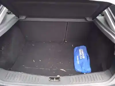 Véhicule à la ferraille ford focus lim. (cb4) trend de l'année 2008 alimenté g8db