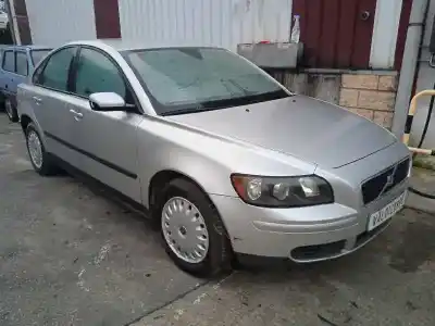 Vehicul casat VOLVO S40 BERLINA 1.6 CAT al anului 2005 alimentat B4164S3