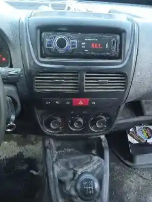 Veículo de Sucata fiat doblo 1.4 16v turbo do ano 2014 alimentado 198a4000