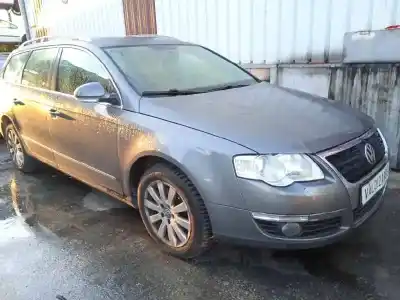 Vehículo de desguace VOLKSWAGEN PASSAT VARIANT (3C5) Advance del año 2007 con motor BKP