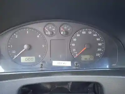 Verschrottungsfahrzeug volkswagen t5 transporter/furgoneta 1.9 tdi cat (axb) des jahres 2005 angetrieben axb