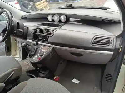 Veículo de Sucata peugeot 807 st pack do ano 2006 alimentado rhr