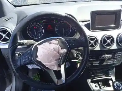 Здавання транспортного засобу mercedes-benz clase b (w246) b 200 cdi (246.208) року 2013 потужний 651901