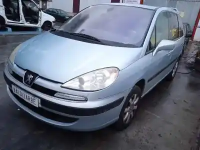 Sloopvoertuig peugeot 807 sv van het jaar 2002 aangedreven xfw
