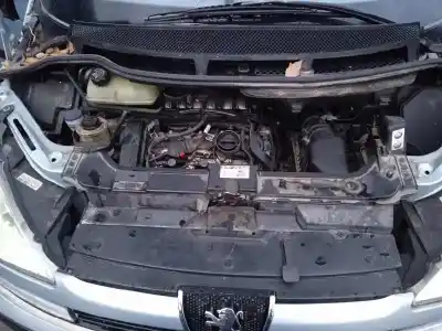 Sloopvoertuig peugeot 807 sv van het jaar 2002 aangedreven xfw