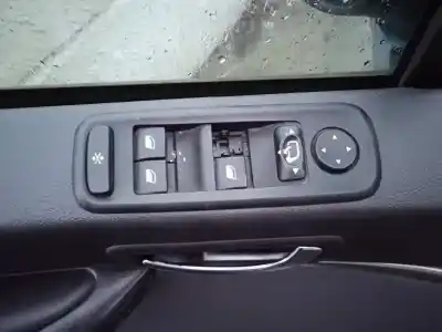 Sloopvoertuig peugeot 807 sv van het jaar 2002 aangedreven xfw