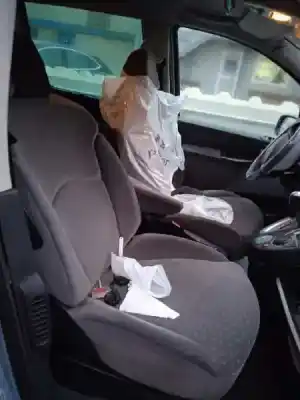 Sloopvoertuig peugeot 807 sv van het jaar 2002 aangedreven xfw