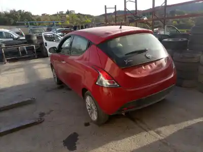 Здавання транспортного засобу lancia ypsilon (402) 169a4000 року 2013 потужний 169a4000