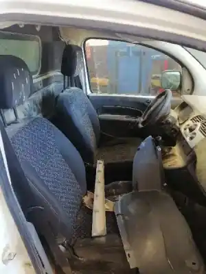 Здавання транспортного засобу renault kangoo ii (f/kw0) k9k800 року 2012 потужний k9k800