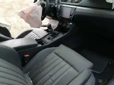 Здавання транспортного засобу skoda                                              superb combi (3v5)                                                                                                                                                                                                                                         crlb року 2017 потужний crlb