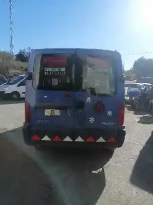 Sloopvoertuig renault master combi f9q770 van het jaar 2000 aangedreven f9q770