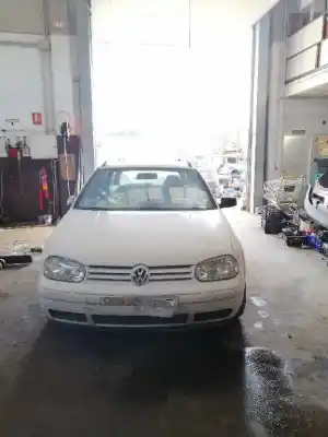 Veicolo di demolizione VOLKSWAGEN GOLF IV VARIANT (1J5) (05.1999) AUY dell'anno 2000 alimentato AUY