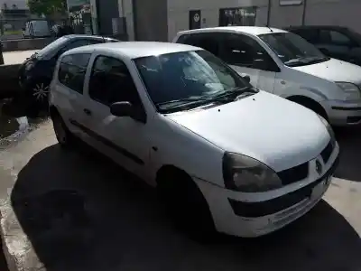Vehicul casat renault clio ii fase ii (b/cb0) k9k704 al anului 2002 alimentat k9k704