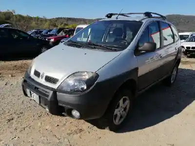 Scrapping Vehicle renault scenic rx4 (ja0) f9q796 of the year 2003 powered f9q796