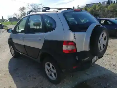 Scrapping Vehicle renault scenic rx4 (ja0) f9q796 of the year 2003 powered f9q796