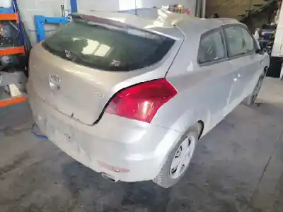 Véhicule à la ferraille KIA CEED (ED) D4FB-U de l'année 2011 alimenté D4FB