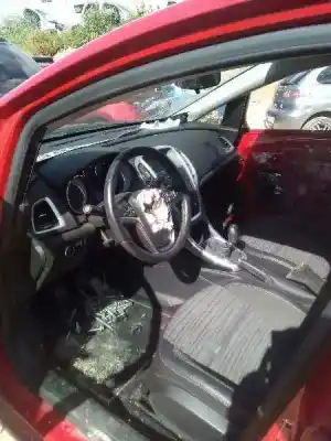 Veículo de Sucata opel astra j berlina 5p b16dtl do ano 2015 alimentado b16dtl