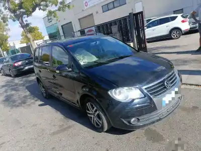 Véhicule à la ferraille volkswagen                                         touran (1t2)                                                                                                                                                                                                                                               bls                                                                                                                                                                                                                                                        de l'année 2009 alimenté bls