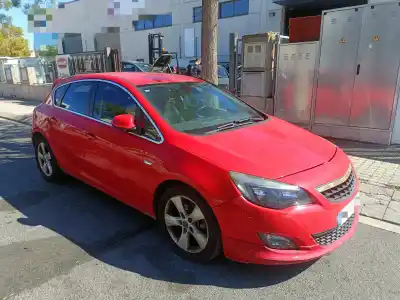 Vehicul casat opel astra j berlina 5p a20dth al anului 2010 alimentat a20dth