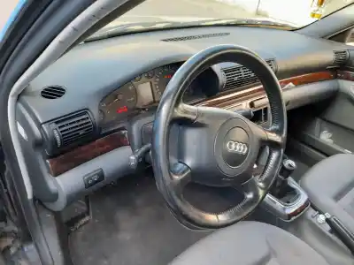 Veículo de Sucata audi a4 berlina (b5) 2.4 do ano 2000 alimentado aml