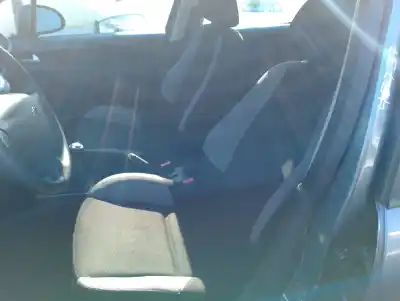 Veículo de Sucata peugeot 207 confort do ano 2009 alimentado kfv