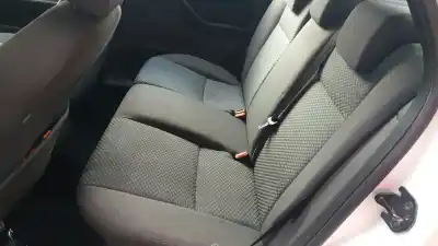 Véhicule à la ferraille ford focus berlina (cap) ambiente (d) de l'année 2007 alimenté kkda