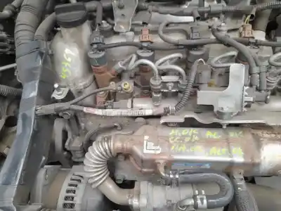 Sloopvoertuig toyota corolla (_e12_) 1.4 d (nde120_) van het jaar 2005 aangedreven 1nd