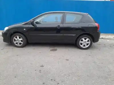 Sloopvoertuig toyota corolla (_e12_) 1.4 d (nde120_) van het jaar 2005 aangedreven 1nd