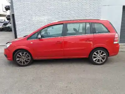 Véhicule à la ferraille OPEL ZAFIRA B Enjoy de l'année 2007 alimenté Z19DT