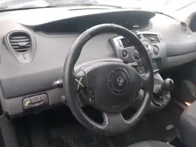 Veículo de Sucata renault scenic ii grand emotion do ano 2006 alimentado f9q804