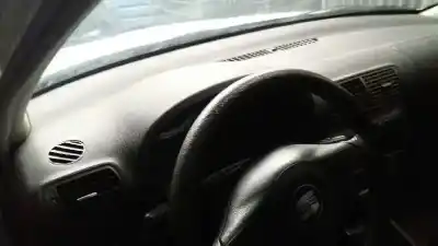 Здавання транспортного засобу seat leon (1m1) signo року 2000 потужний ahf