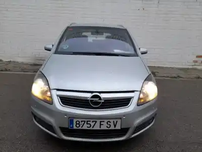 Véhicule à la ferraille OPEL ZAFIRA B Cosmo de l'année 2007 alimenté Z22YH
