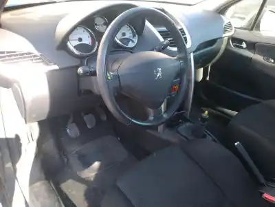 Veículo de Sucata peugeot 207 xs do ano 2006 alimentado 9hx