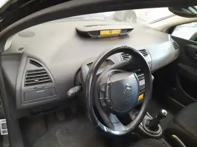 Veículo de Sucata citroen c4 berlina vtr plus do ano 2006 alimentado 9hy