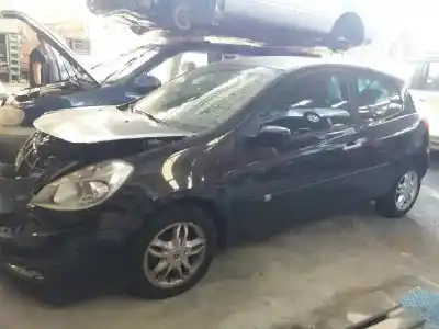 Veicolo di demolizione renault clio iii emotion dell'anno 2007 alimentato k9k766