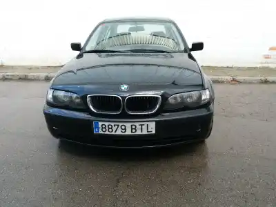 Véhicule à la ferraille BMW SERIE 3 BERLINA (E46) 320d de l'année 2002 alimenté 204D4