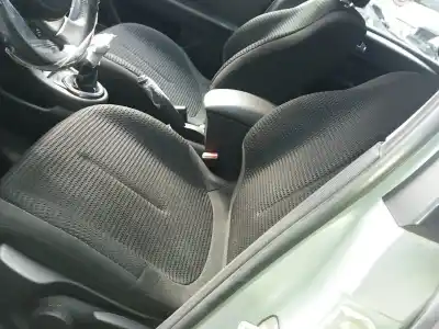 Veículo de Sucata citroen c4 berlina collection do ano 2006 alimentado 9hx