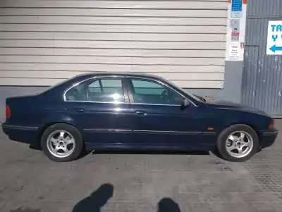 Veículo de Sucata bmw serie 5 berlina (e39) 525tds do ano 2000 alimentado 256d1