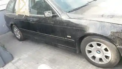 Sloopvoertuig bmw serie 5 berlina (e39) 520d van het jaar 2000 aangedreven 204d1