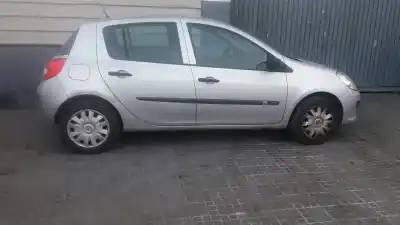 Veículo de Sucata renault clio iii confort expression do ano 2006 alimentado k9k766