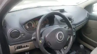 Veículo de Sucata renault clio iii confort expression do ano 2006 alimentado k9k766