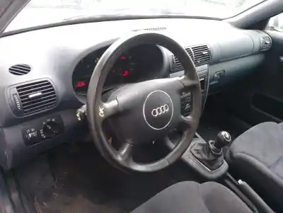 Verschrottungsfahrzeug audi a3 (8l) 1.6 ambiente des jahres 2001 angetrieben avu