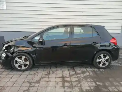 Veículo de Sucata toyota auris live do ano 2011 alimentado 1zr