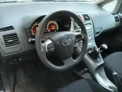 Veículo de Sucata toyota auris live do ano 2011 alimentado 1zr