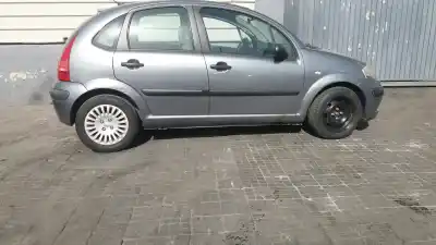 Véhicule à la ferraille citroen c3 1.4 de l'année 2004 alimenté kfv