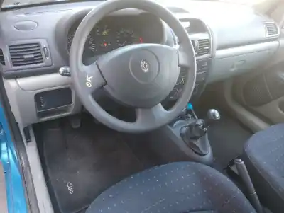 Здавання транспортного засобу renault clio ii fase ii (b/cb0) authentique року 2003 потужний d7f726