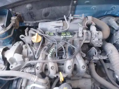 Здавання транспортного засобу renault clio ii fase ii (b/cb0) authentique року 2003 потужний d7f726