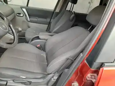 Veículo de Sucata renault grand scenic jmj4 do ano 2008 alimentado f9q818