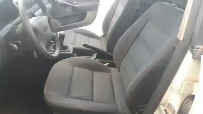 Veículo de Sucata audi a4 avant (b5) 1.8 do ano 1995 alimentado adr